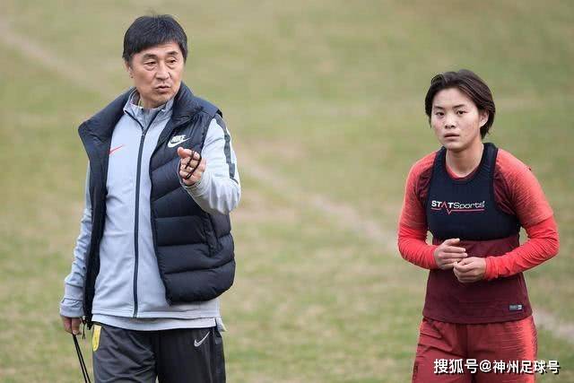 逼姚明退役、毁掉王治郅，他凭一己之力令中国篮球倒退了20年？